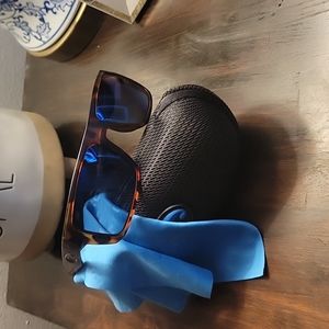 Costa Del Mar MOTU Sunglasses w/ case
